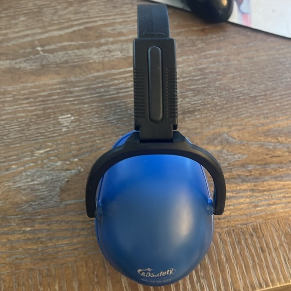 AOS Safety earmuffs - Picture 3 of 3